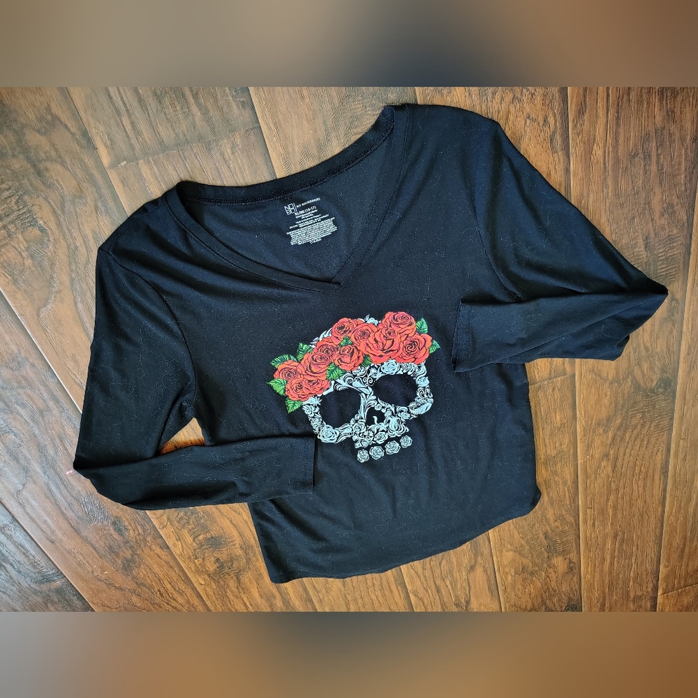 No Boundaries Black Long Sleeve Tee with Skull and Roses